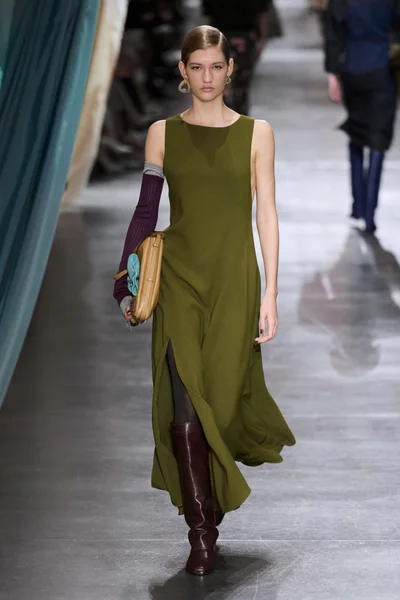 Look 28